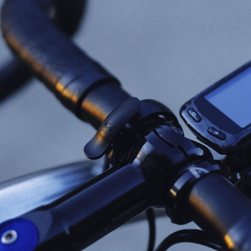 Knog Oi Prima Bike Bell - Loud 80dB Cycling Bell with Wrap-Around Design, Heavy-Duty Construction, Easy Installation (2 Sizes for Bike Handlebars), for Road, Mountain, BMX Bikes - Compatible with WAVETEK Hammer Tools